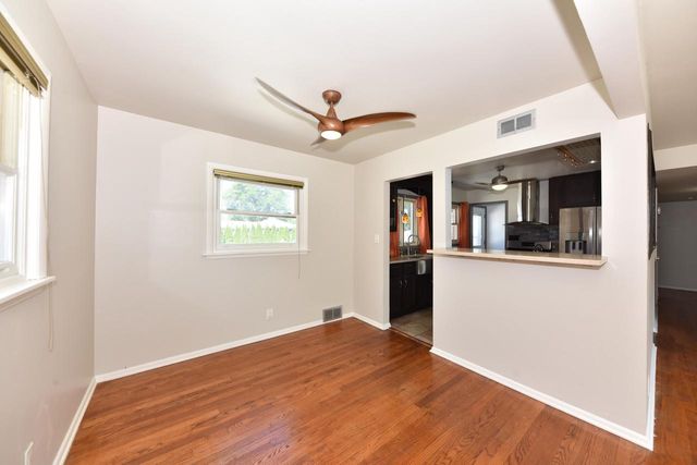 8935 N Navajo ROAD, Bayside, WI 53217