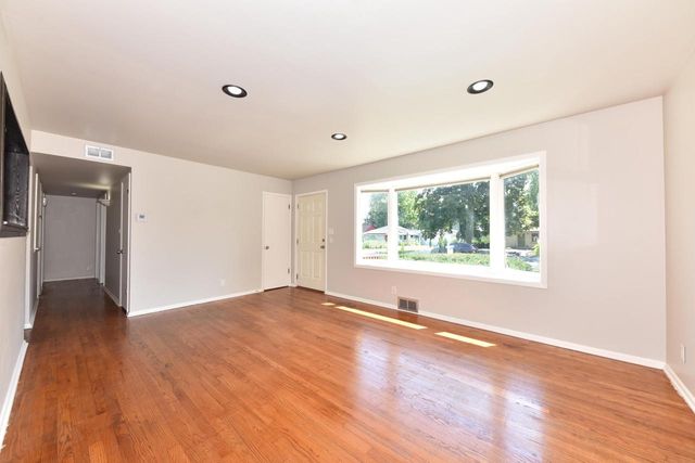 8935 N Navajo ROAD, Bayside, WI 53217