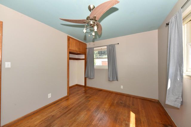 8935 N Navajo ROAD, Bayside, WI 53217