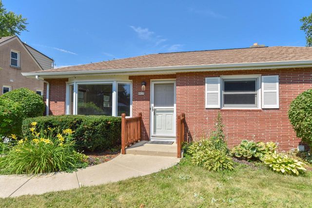 8935 N Navajo ROAD, Bayside, WI 53217