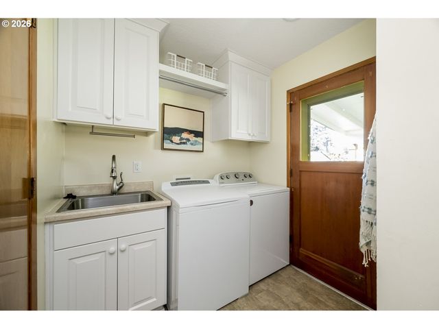 1125 N MANZANITA St, Canby, OR 97013