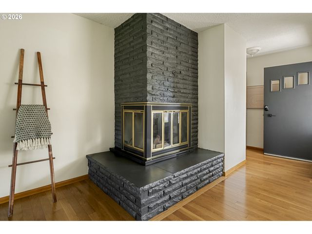 1125 N MANZANITA St, Canby, OR 97013