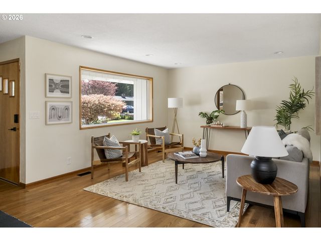 1125 N MANZANITA St, Canby, OR 97013