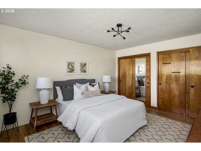 1125 N MANZANITA St, Canby, OR 97013