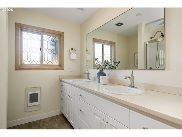 1125 N MANZANITA St, Canby, OR 97013