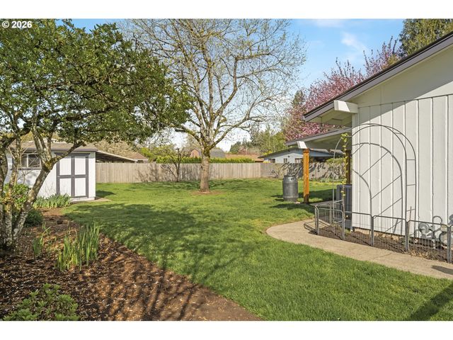 1125 N MANZANITA St, Canby, OR 97013