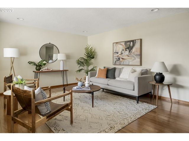 1125 N MANZANITA St, Canby, OR 97013