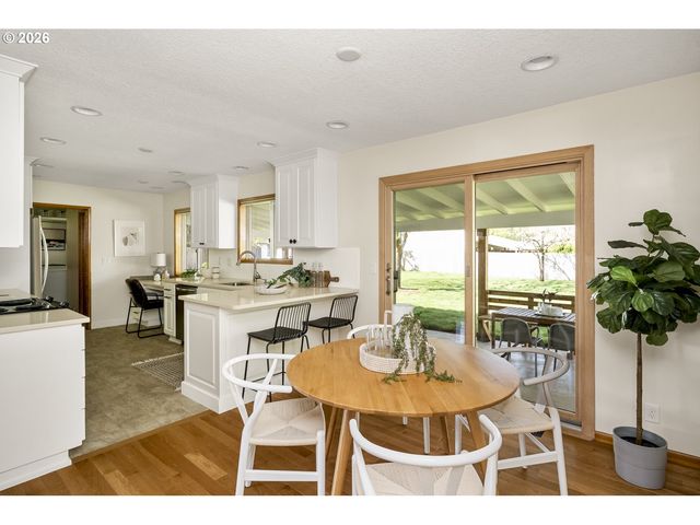 1125 N MANZANITA St, Canby, OR 97013