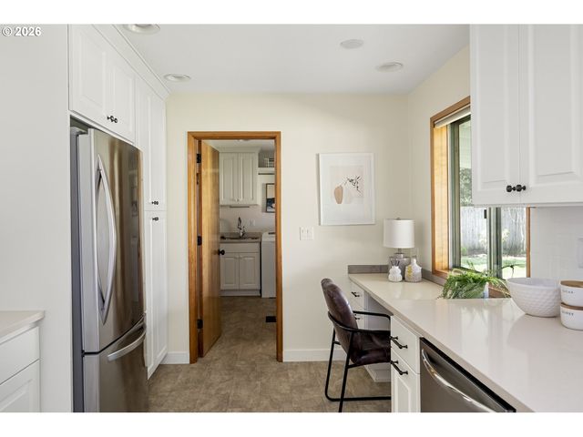 1125 N MANZANITA St, Canby, OR 97013