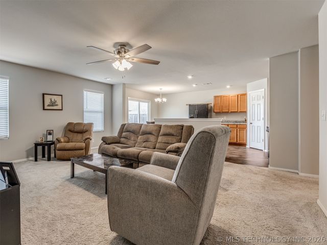 1100 Colhurst Lane, Claremore, OK 74019