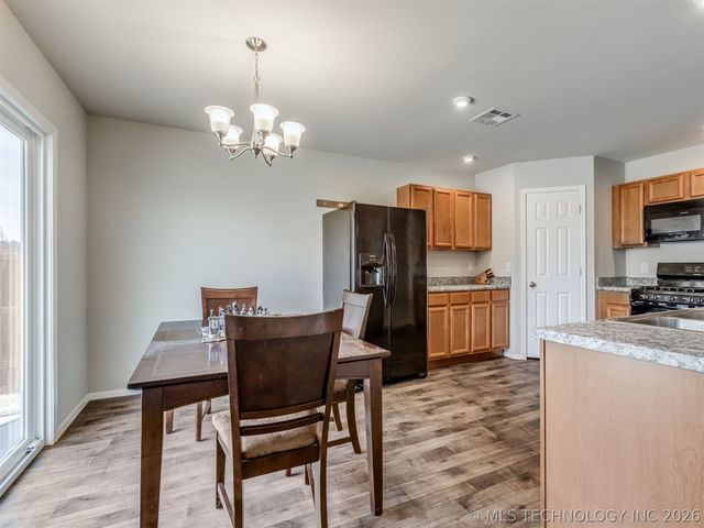 1100 Colhurst Lane, Claremore, OK 74019