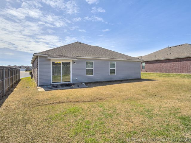 1100 Colhurst Lane, Claremore, OK 74019