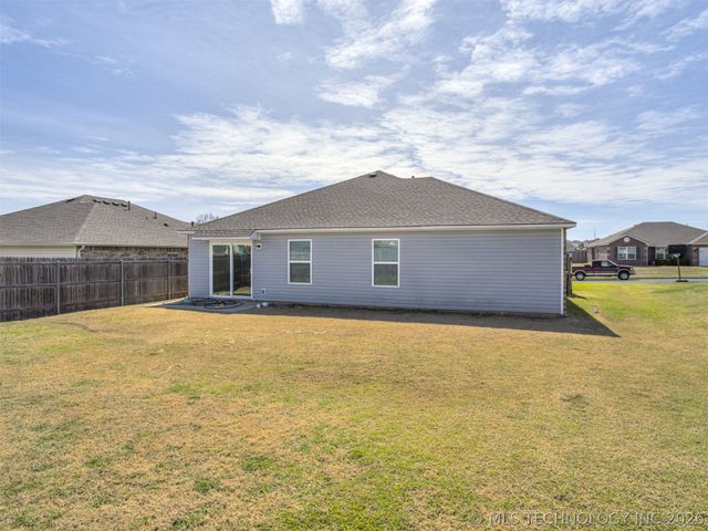 1100 Colhurst Lane, Claremore, OK 74019