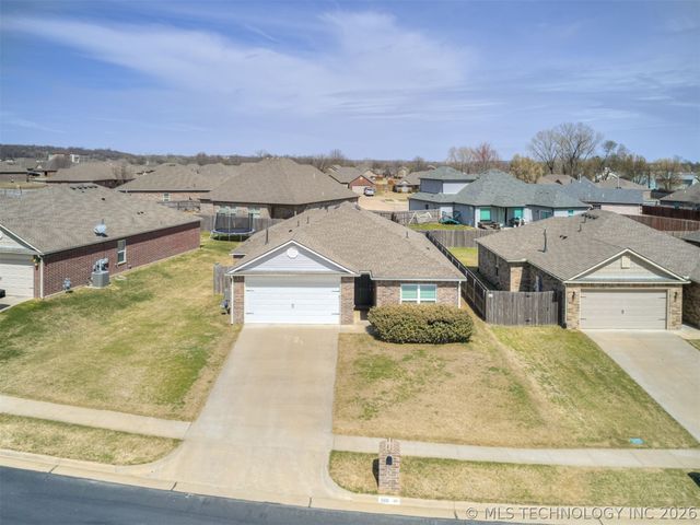 1100 Colhurst Lane, Claremore, OK 74019
