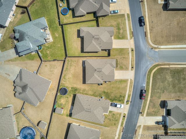 1100 Colhurst Lane, Claremore, OK 74019