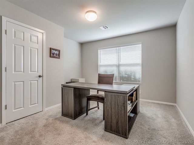 1100 Colhurst Lane, Claremore, OK 74019