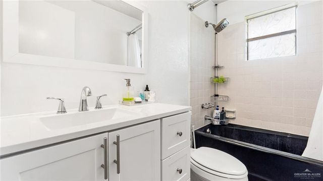 4525 Rio Grande Care Road, Edinburg, TX 78541