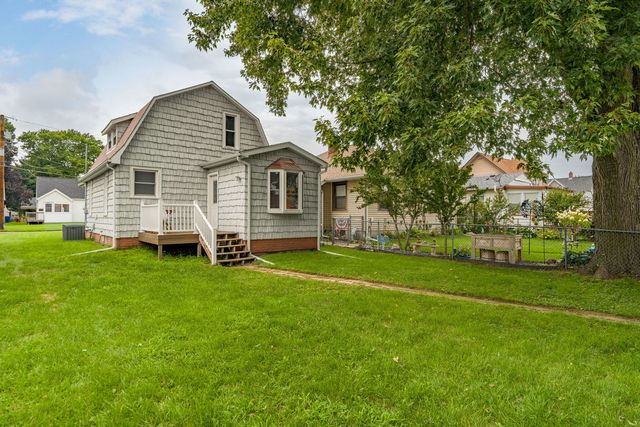 1920 32nd Street, Moline, IL 61265
