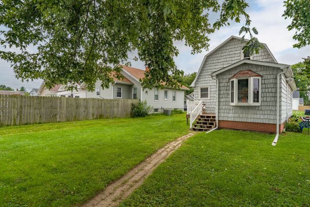 1920 32nd Street, Moline, IL 61265