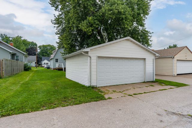 1920 32nd Street, Moline, IL 61265
