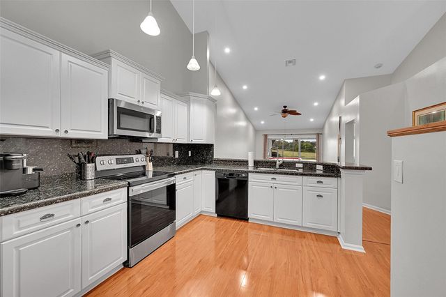 7428 S Pinewalk Dr S 18-4, Margate, FL 33063