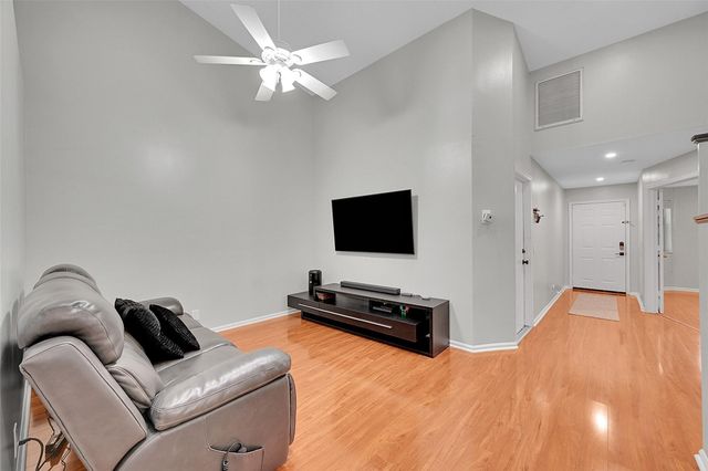 7428 S Pinewalk Dr S 18-4, Margate, FL 33063