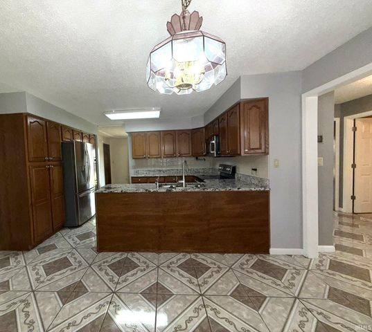 5615 Kiowa Circle, Evansville, IN 47715