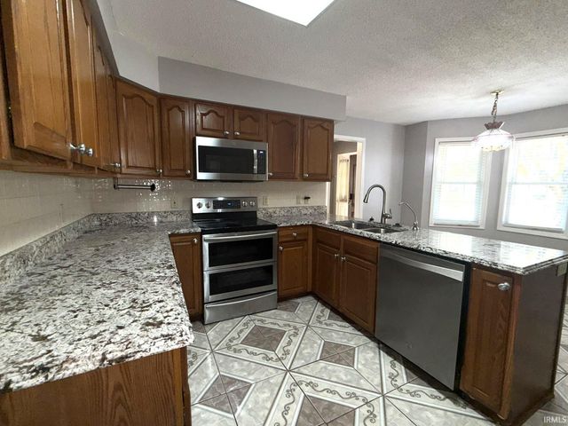 5615 Kiowa Circle, Evansville, IN 47715