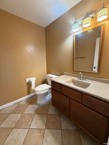 5615 Kiowa Circle, Evansville, IN 47715