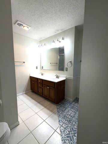 5615 Kiowa Circle, Evansville, IN 47715