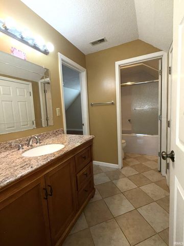 5615 Kiowa Circle, Evansville, IN 47715