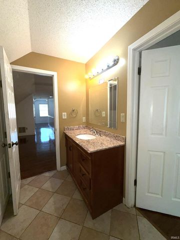 5615 Kiowa Circle, Evansville, IN 47715