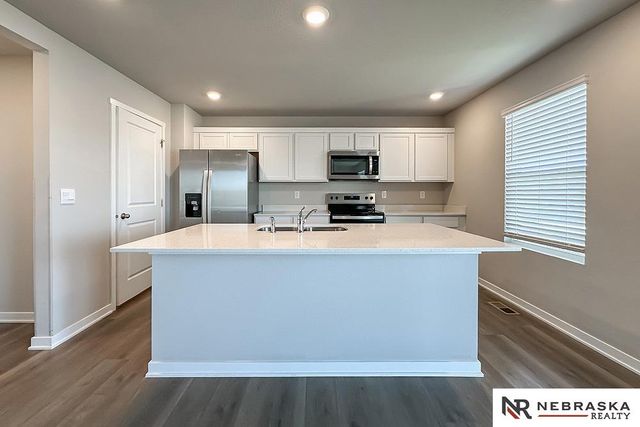 8516 S 184th Way, Gretna, NE 68136