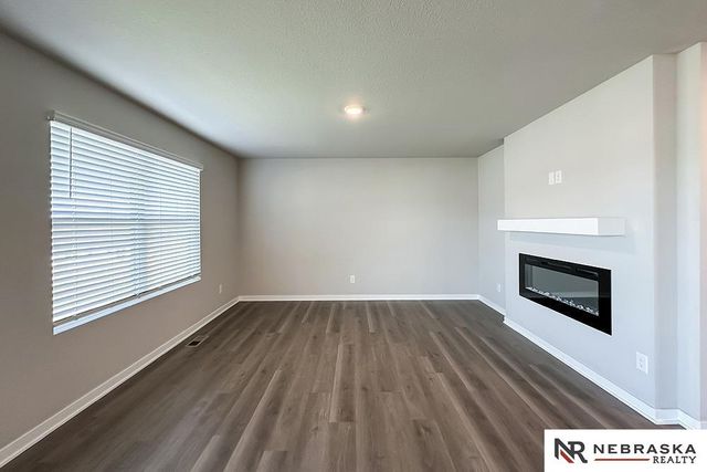 8516 S 184th Way, Gretna, NE 68136