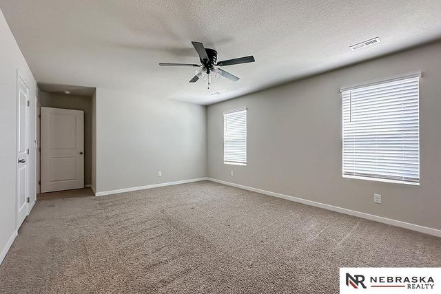 8516 S 184th Way, Gretna, NE 68136