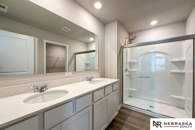 8516 S 184th Way, Gretna, NE 68136