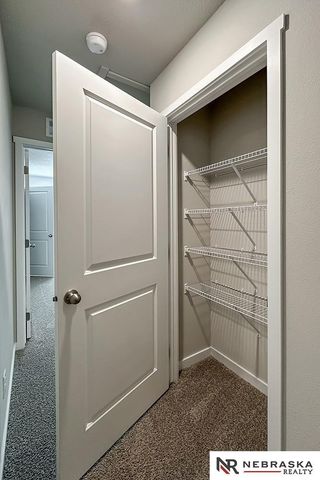 8516 S 184th Way, Gretna, NE 68136