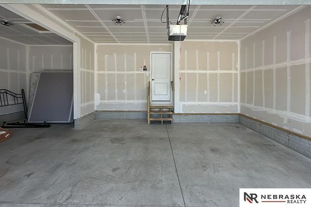 8516 S 184th Way, Gretna, NE 68136