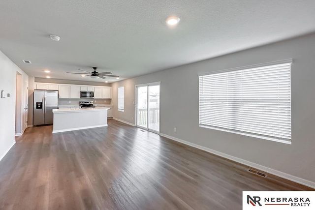 8516 S 184th Way, Gretna, NE 68136