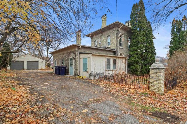 220 S Academy Street, Janesville, WI 53548