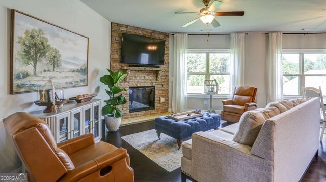 8325 Post Oak Lane, Gainesville, GA 30506