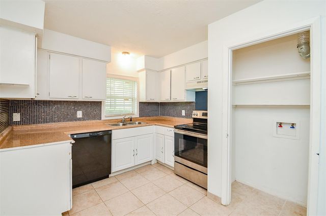 7323 Cook Road, Houston, TX 77072