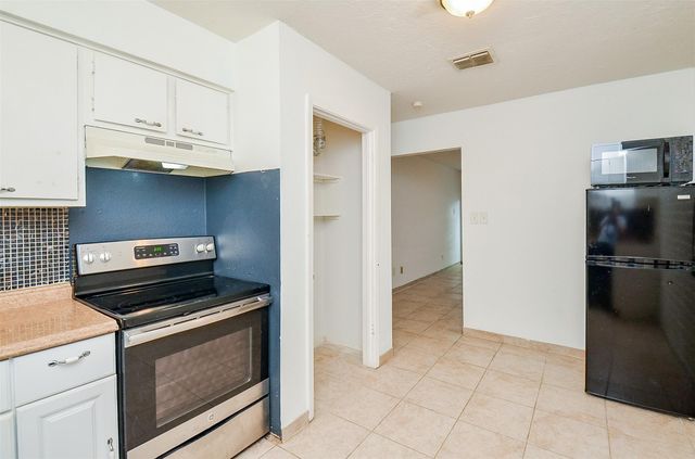 7323 Cook Road, Houston, TX 77072