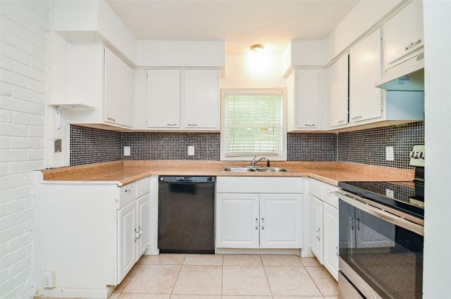 7323 Cook Road, Houston, TX 77072