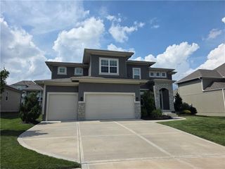318 NW Ambersham Drive, Lee's Summit, MO 64081