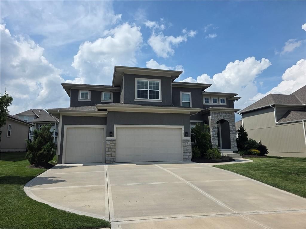 318 NW Ambersham Drive, Lee's Summit, MO 64081