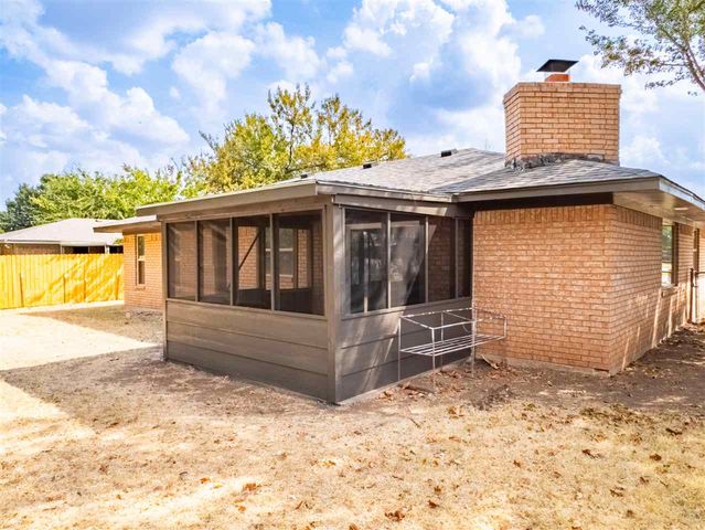 6305 NW Cheyenne Ave, Lawton, OK 73505