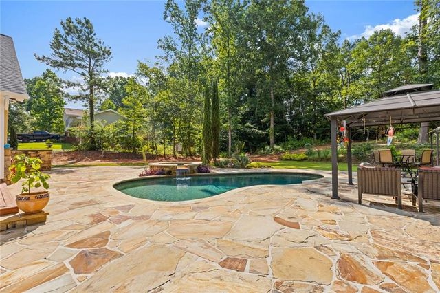 335 Level Creek Road, Sugar Hill, GA 30518
