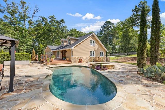 335 Level Creek Road, Sugar Hill, GA 30518