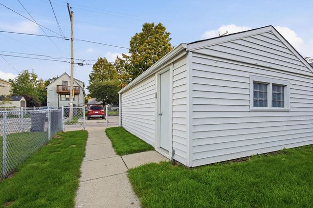 3811 E Pulaski AVENUE, Cudahy, WI 53110